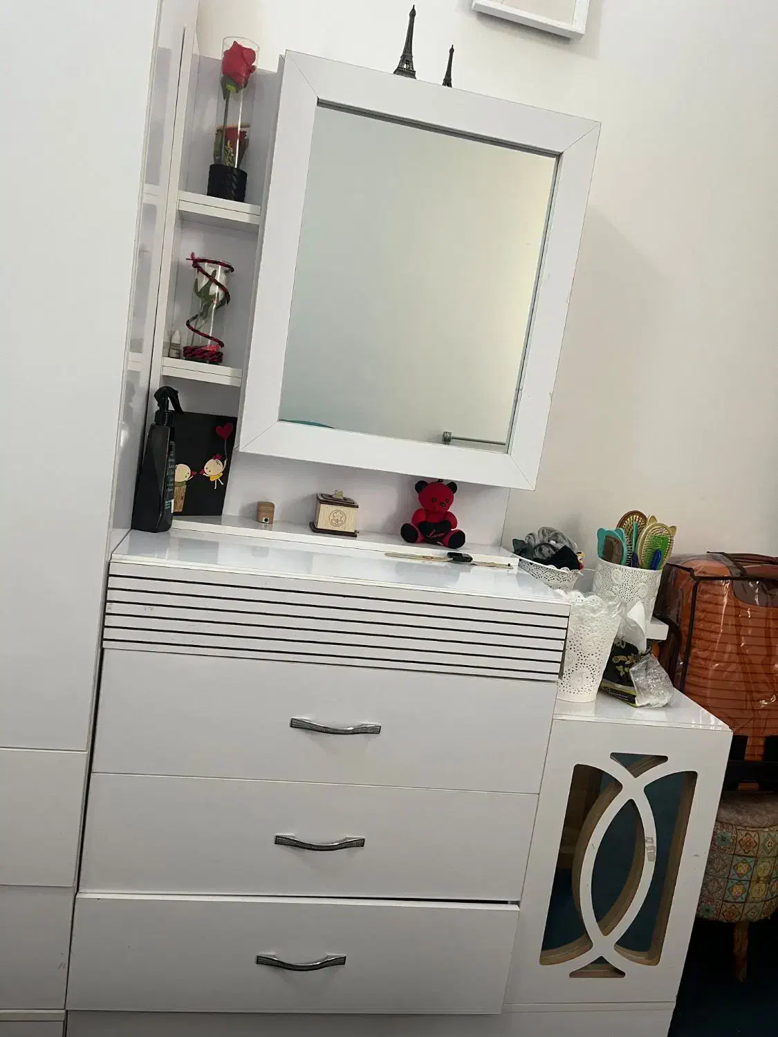 دراور و کمد ومیز تلویزیون با هم فروخته میشود|جاکفشی، کمد، دراور|ساری, |دیوار