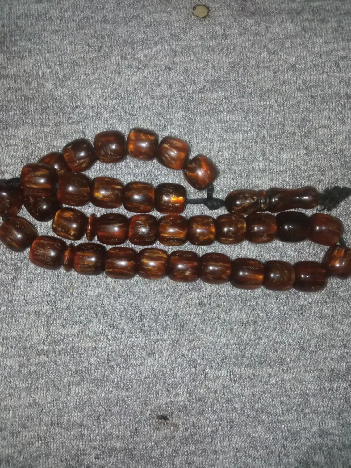 تسبیح کهربا المانی|کلکسیون اشیاء عتیقه|رشت, بوسار|دیوار