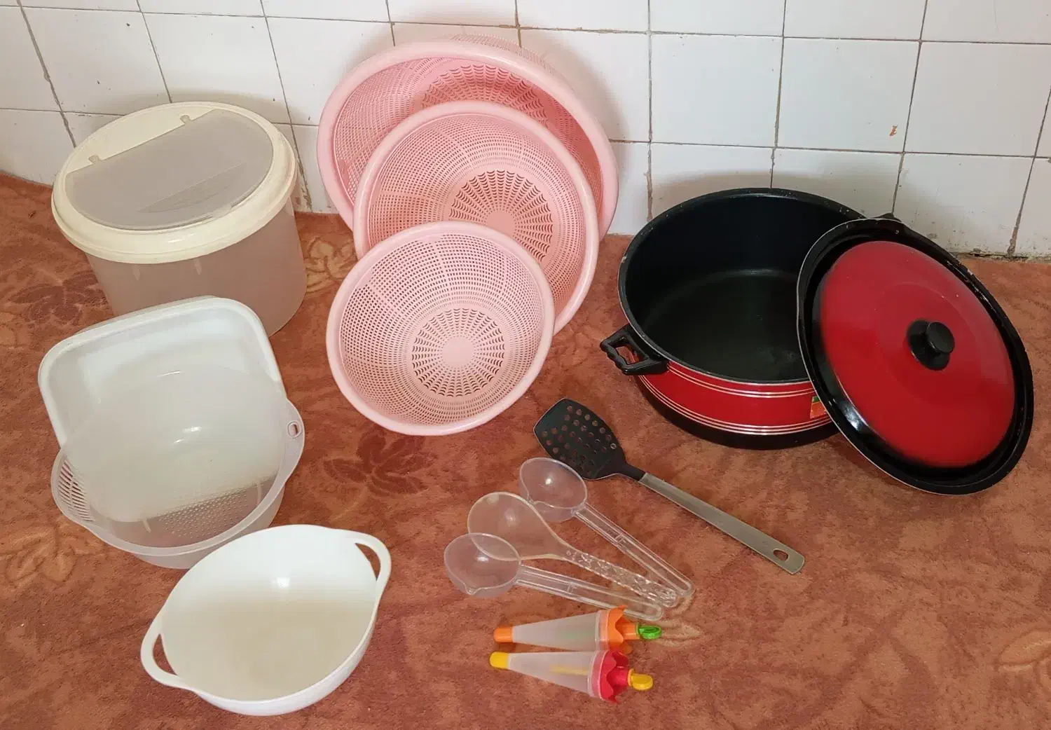 ظروف|ظروف پخت‌وپز|اصفهان, فرودگاه شهید بهشتی|دیوار