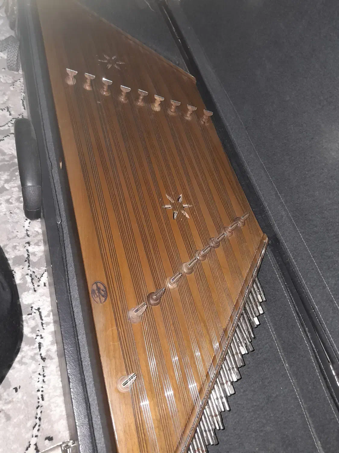 سنتور چوب گردو|سازهای سنتی|سمنان, |دیوار