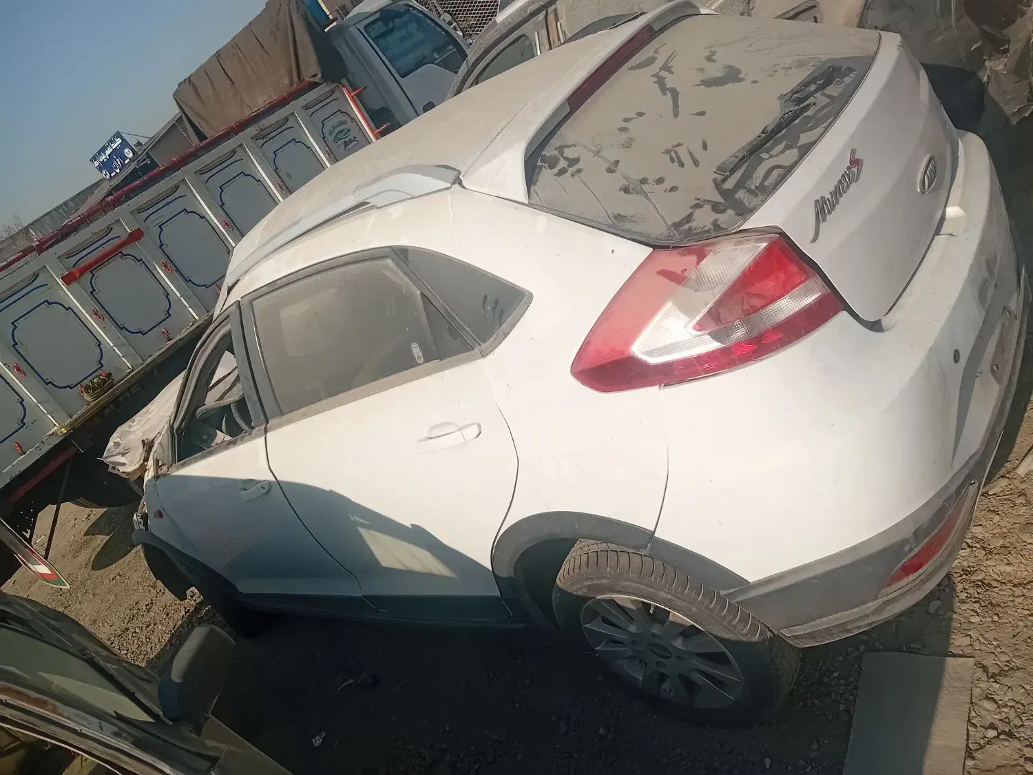 ام وی ام ۳۱۵ مدل ۹۷ تصادفی|خودرو سواری و وانت|مشهد, کوی پلیس|دیوار