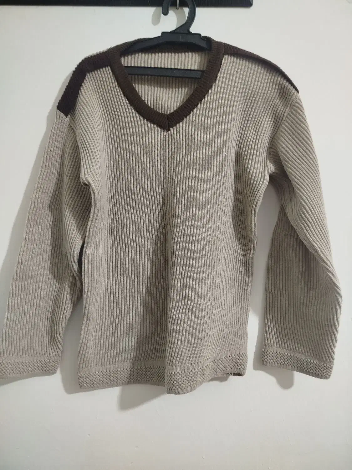 پالتو|لباس|مشهد, موعود|دیوار