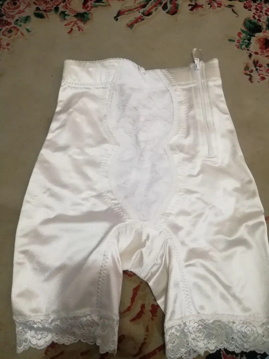 گن نو|لباس|کرمان, |دیوار