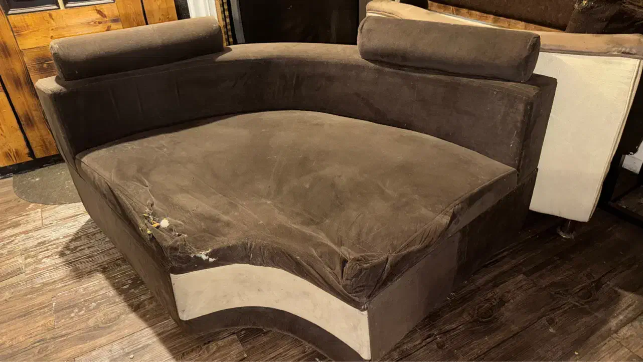 ۳ تیکه مبل ( رایگان )|مبلمان خانگی و میز عسلی|رشت, سعدی (تختی)|دیوار