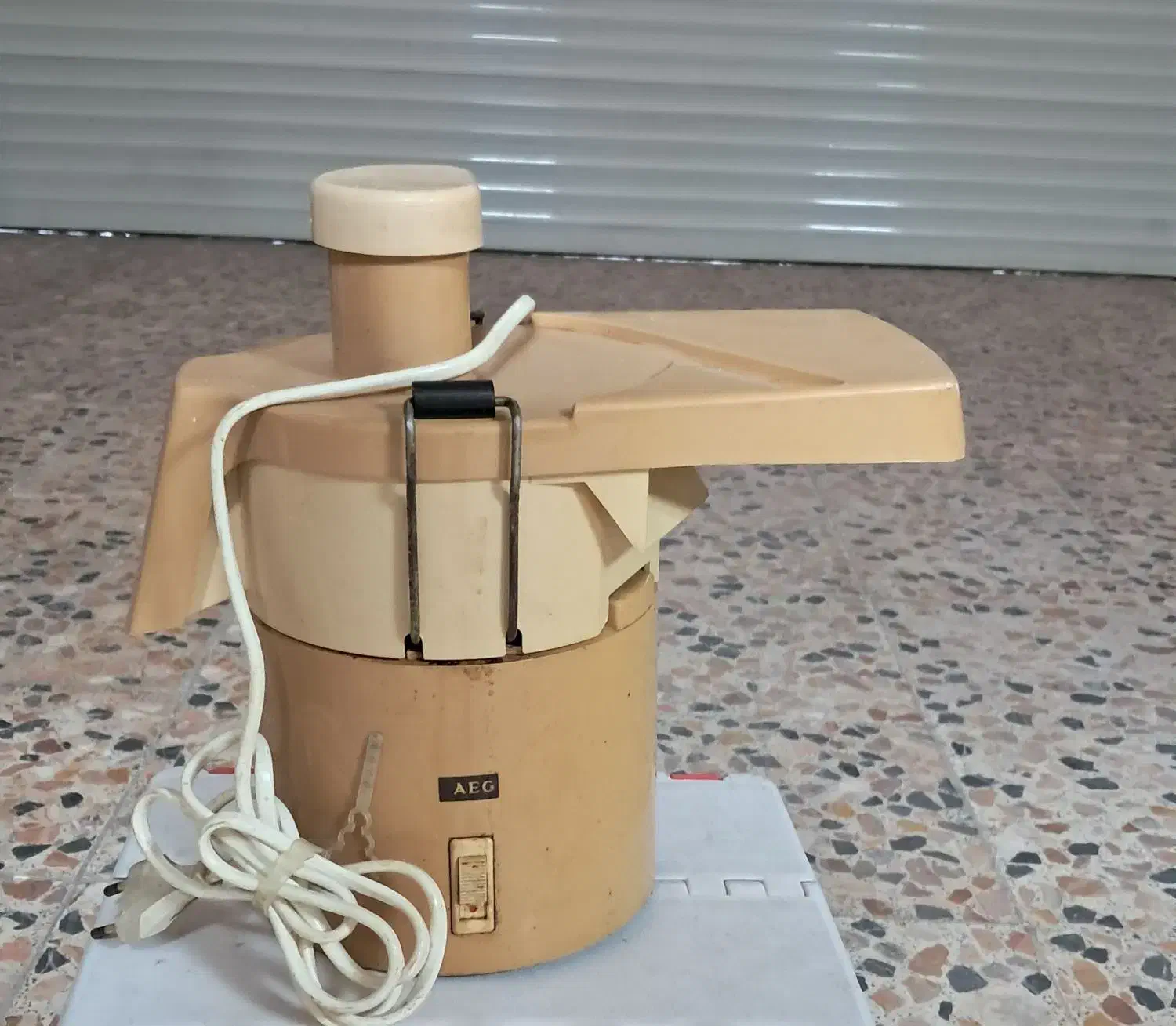 ابمیوه گیرaeg|آبمیوه‌گیر و آب‌مرکبات‌گیر|کوچصفهان, |دیوار