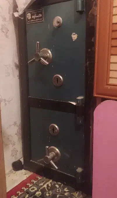 گاو صندوق دو طبقه|ابزارآلات|تربتحیدریه, حاجی یار|دیوار