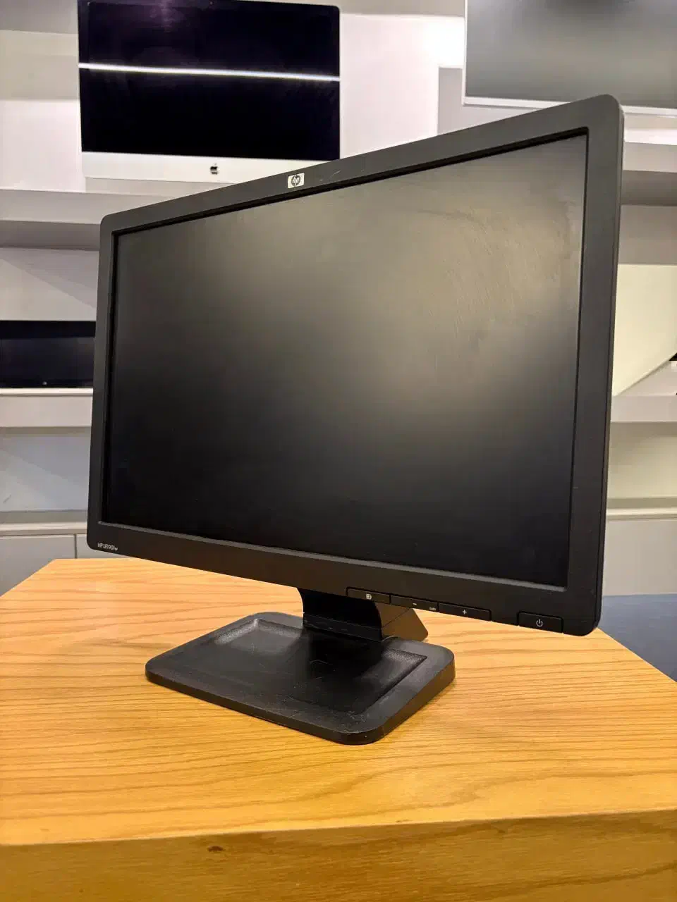مانیتور استوک 1901 HP|قطعات و لوازم جانبی رایانه|تهران, فلسطین (میدان انقلاب)|دیوار