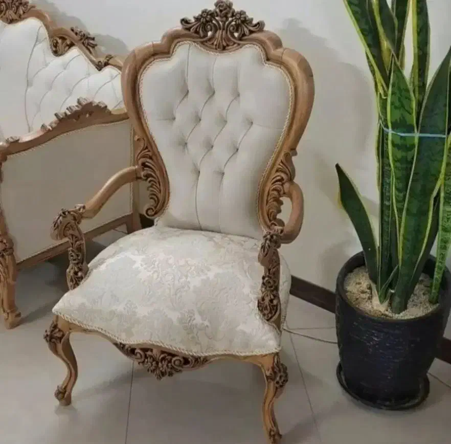 مبل کلاسیک و زیبای آراد|مبلمان خانگی و میز عسلی|بناب, |دیوار