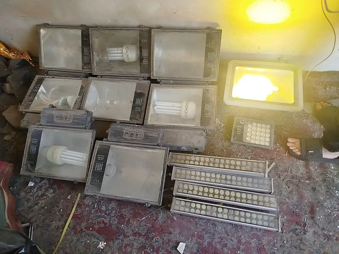 14عدد پروژکتور|لامپ و چراغ|تهران, قاسم‌آباد|دیوار