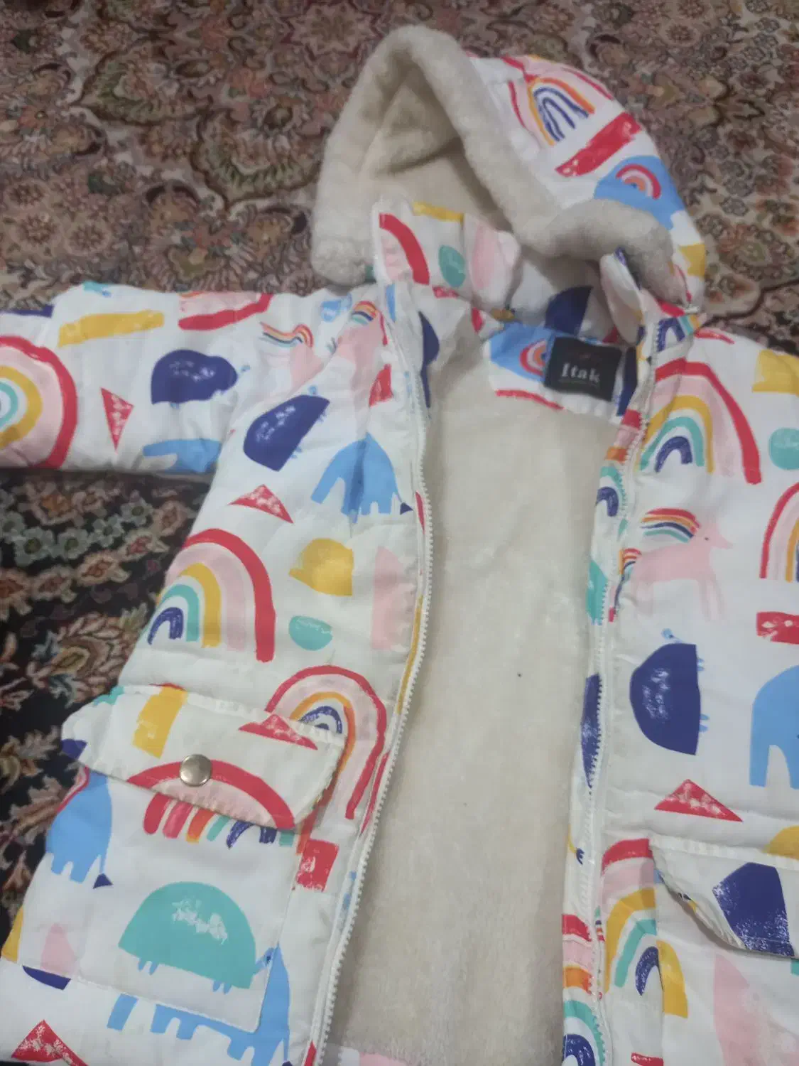 کاپشن مناسب ۴ تا ۷ سال|کفش و لباس بچه|شاهینشهر, اقبال لاهوری|دیوار