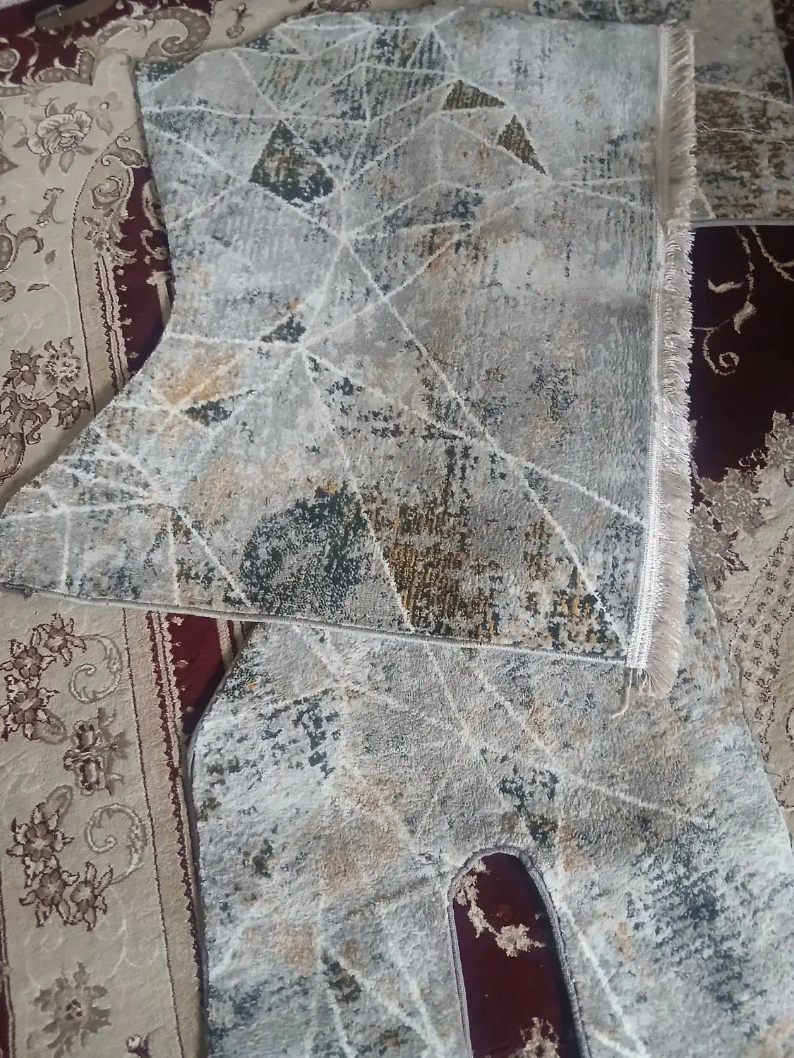 فرش رنو تی و زاپاس و گردون|قطعات یدکی و لوازم جانبی|اهواز, کوی سعدی|دیوار