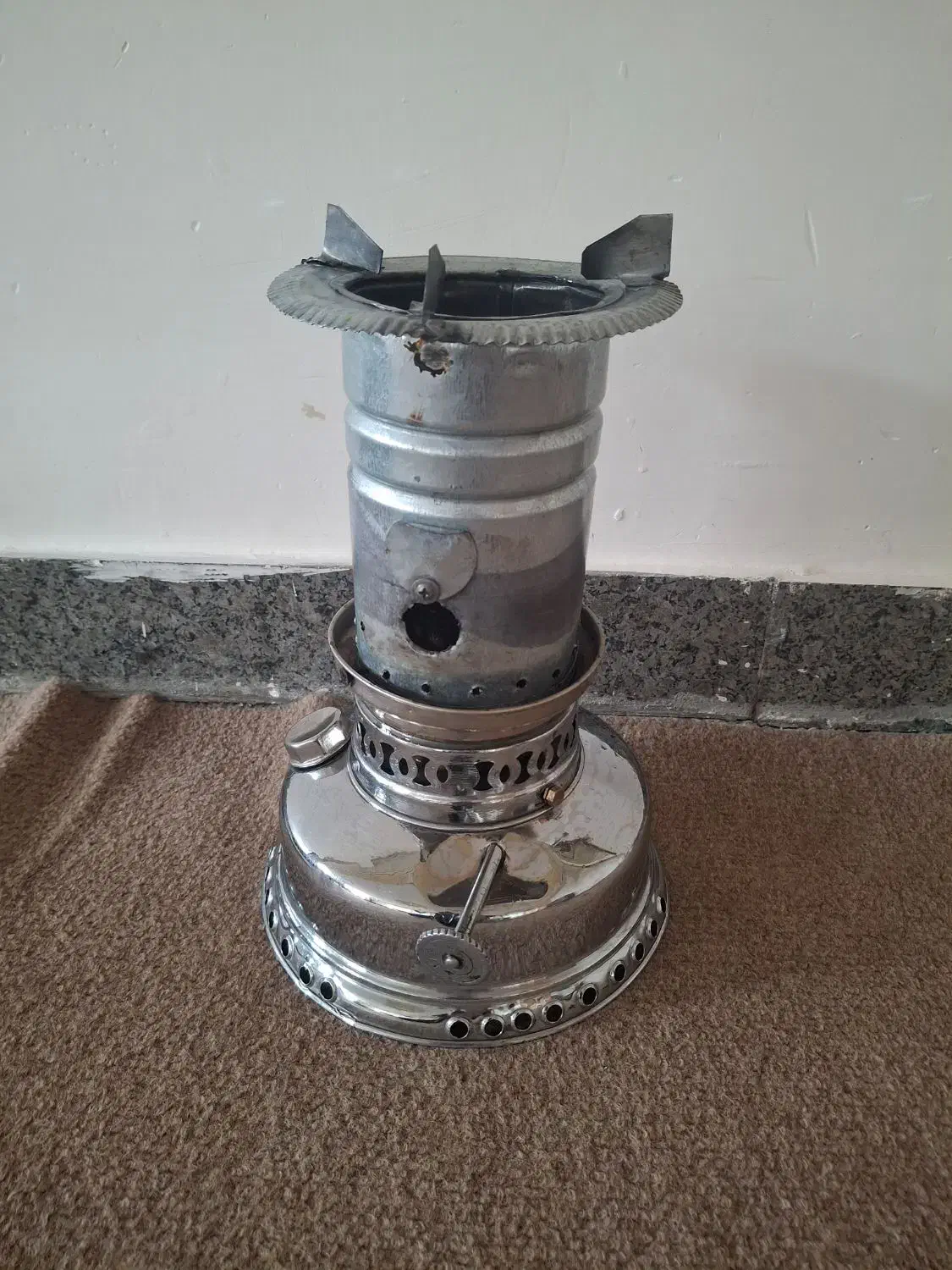 چراغ نفتی قدیمی کوچک|بخاری، هیتر، شومینه|کنگاور, |دیوار