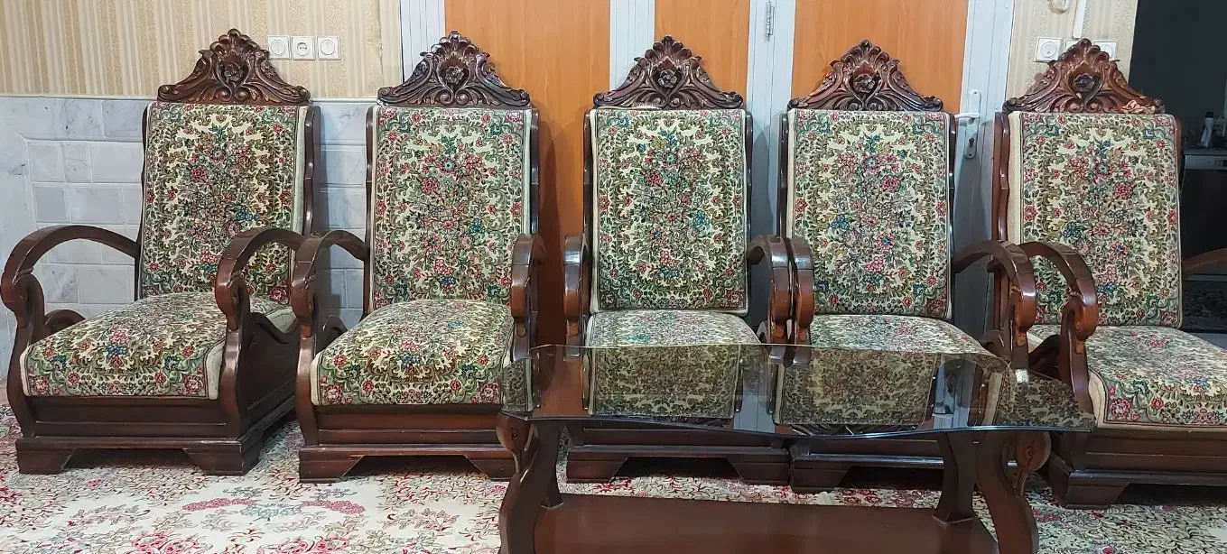 هشت عددمبل قالی|مبلمان خانگی و میز عسلی|رفسنجان, |دیوار