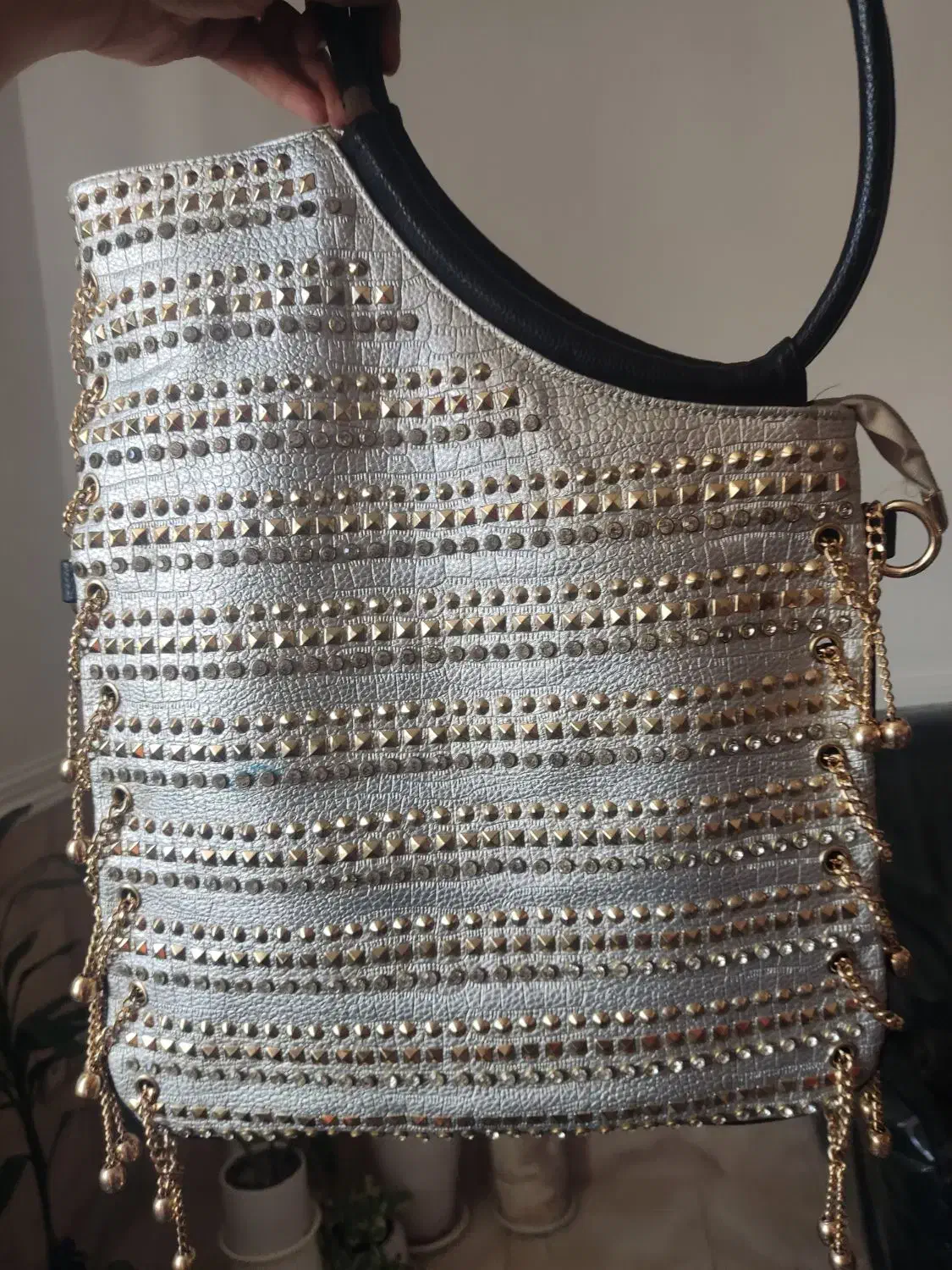 کیف و کفش|کیف، کفش، کمربند|خاش, |دیوار