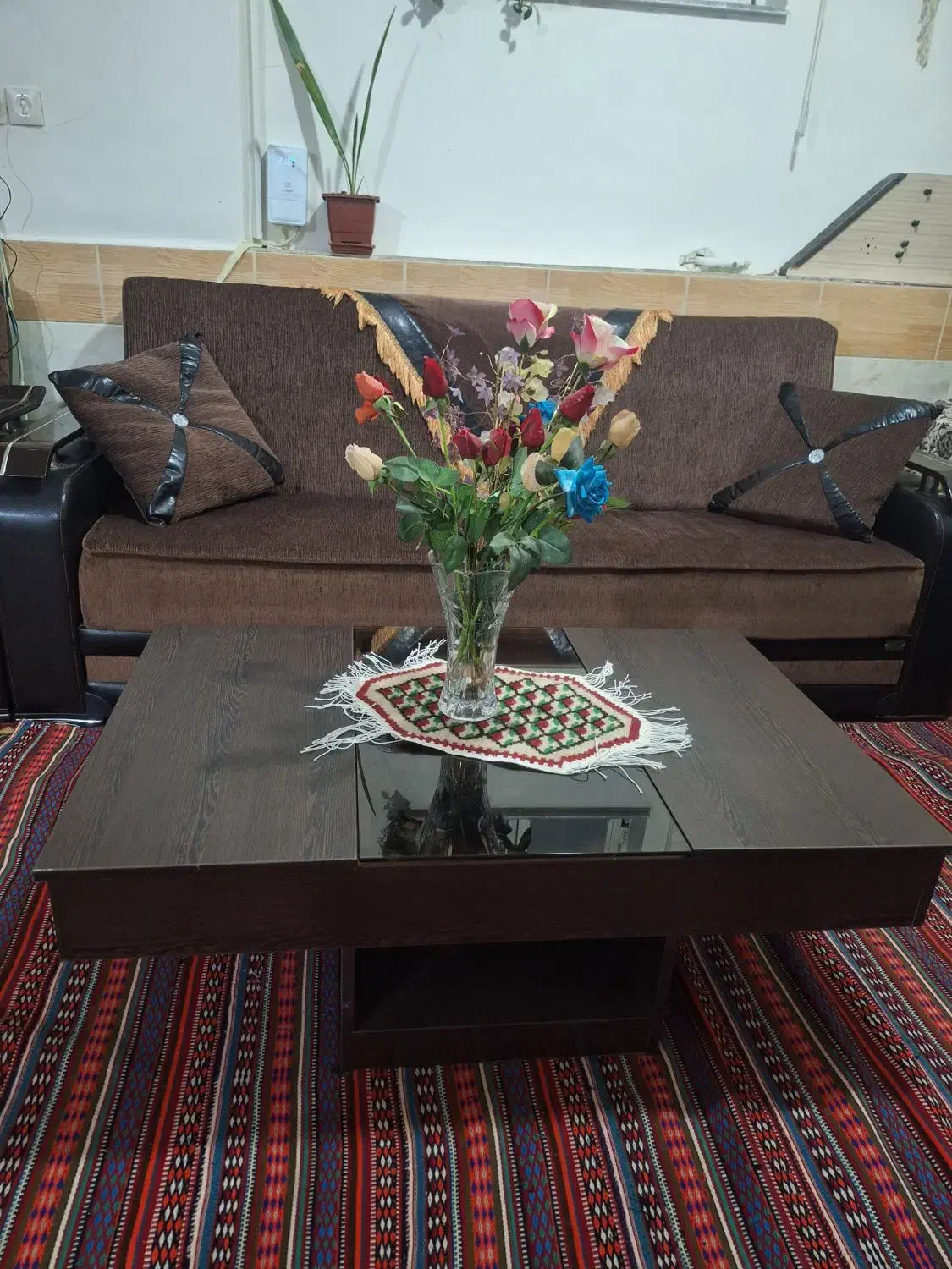 میزجلومبلی|مبلمان خانگی و میز عسلی|میانه, |دیوار