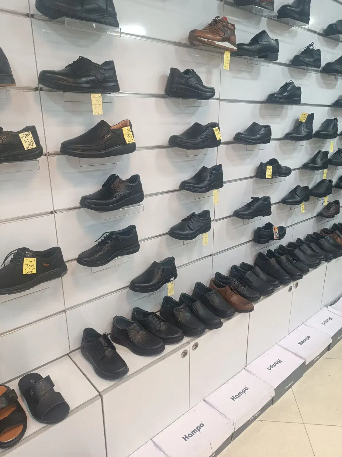 ویترین کفش یا لباس|فروشگاه و مغازه|کرج, شاهینویلا|دیوار