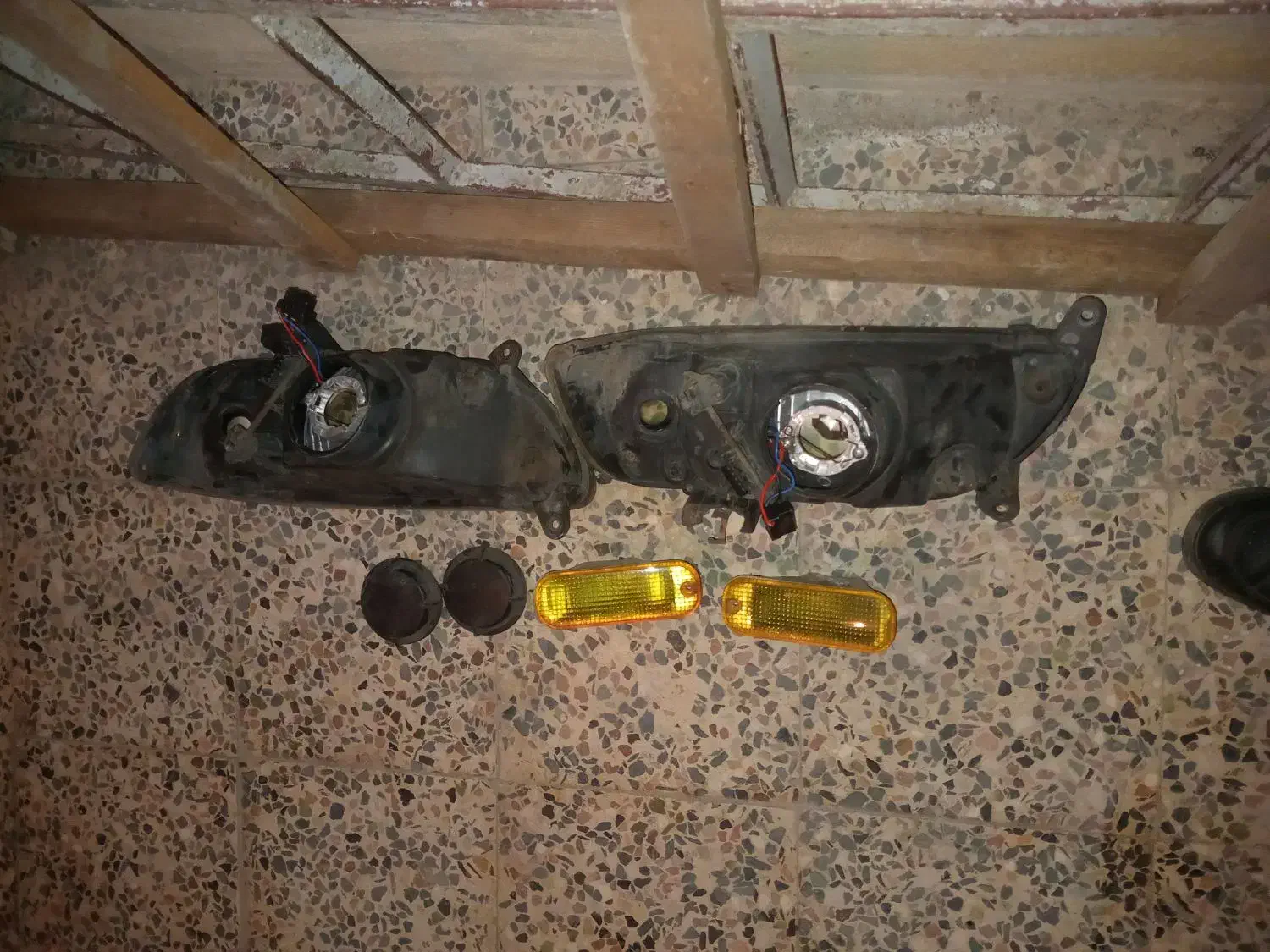 چراغ جلو پرایدوراهنمای زیر سپر|قطعات یدکی و لوازم جانبی|رشت, کوی عرفان|دیوار