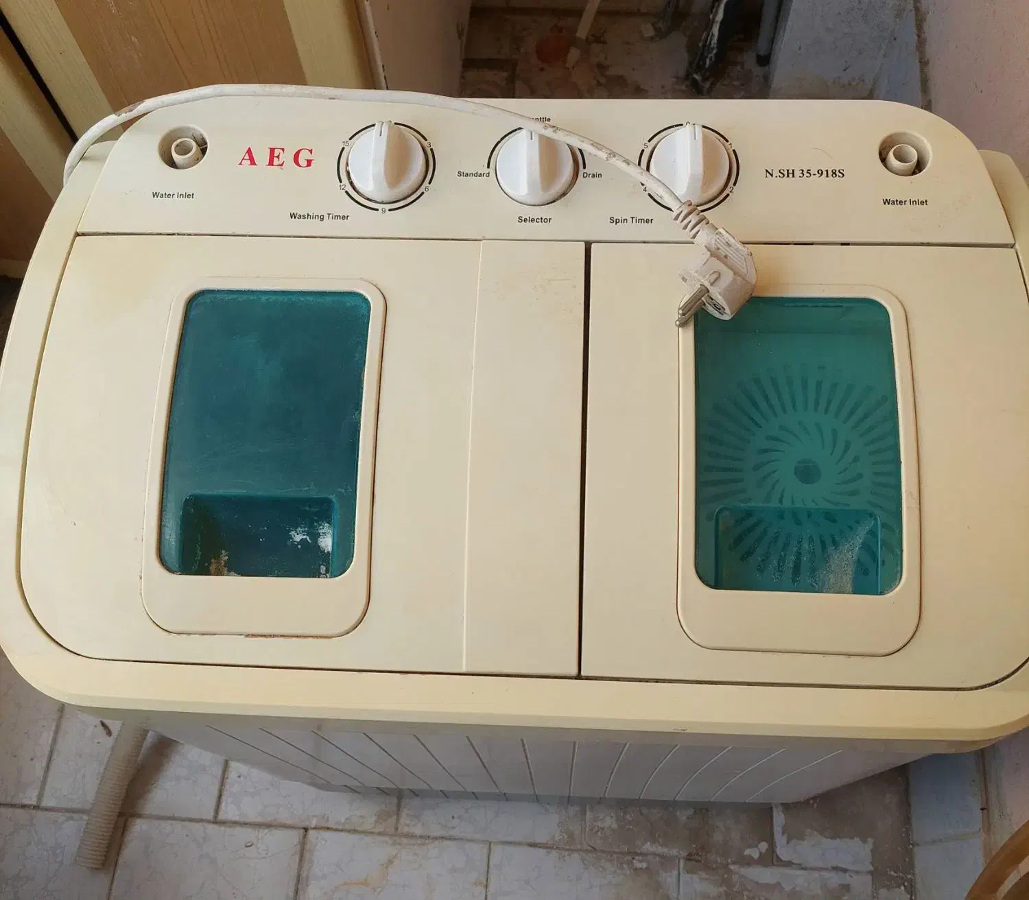 مینی واش|ماشین لباسشویی و خشک‌کن لباس|صدرا-فارس, فاز ۱|دیوار