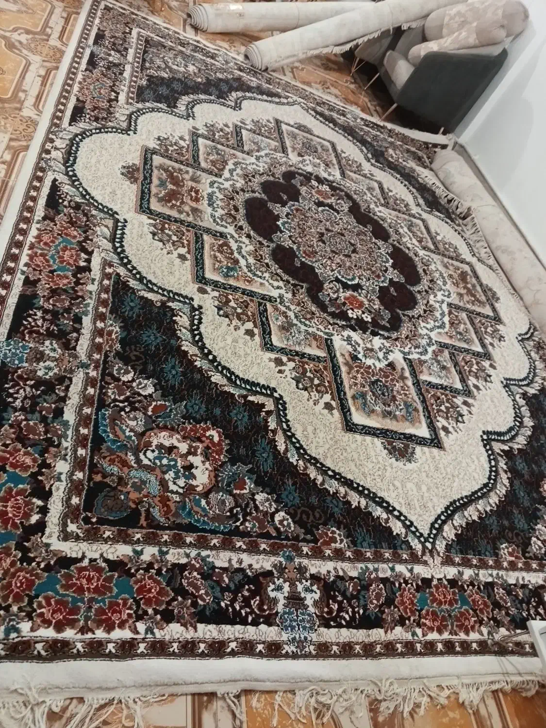 فرش ماشینی پاتریس|فرش|دماوند, گیلاوند|دیوار