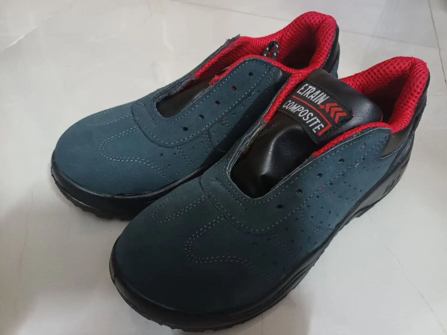 کفش کار|کیف، کفش، کمربند|سمنان, |دیوار