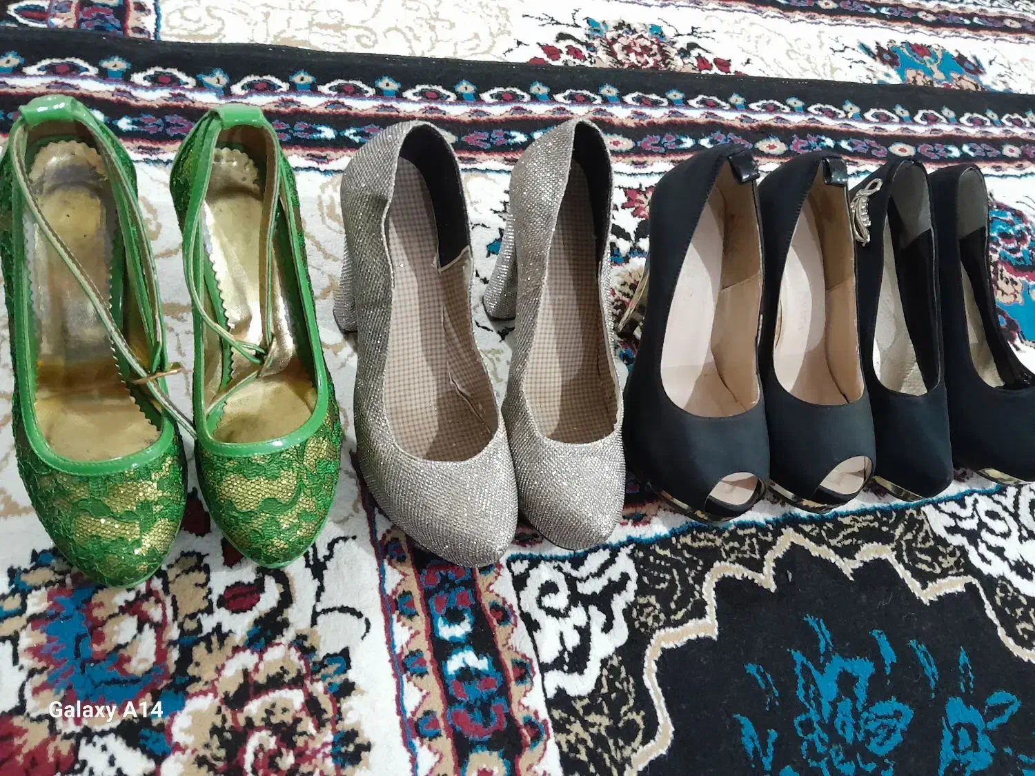 چهار جفت کفش مجلسی|کیف، کفش، کمربند|گالیکش, |دیوار