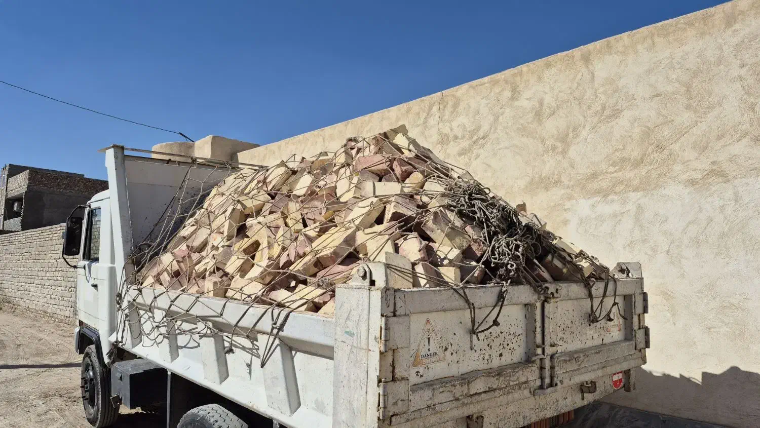 خاور اجر  ۵ تن قیمت عمده برای شهر زابل ۴۲۰۰|مصالح و تجهیزات ساختمان|زابل, |دیوار