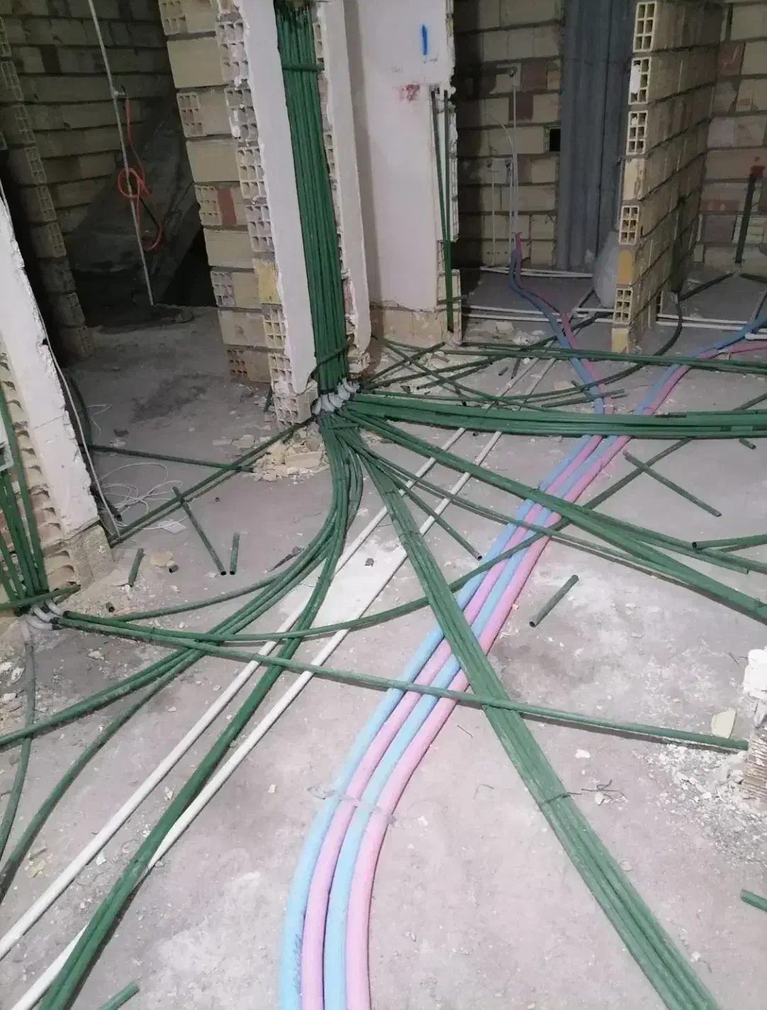 کیفیت بالا نصب کن|خدمات پیشه و مهارت|ابهر, |دیوار