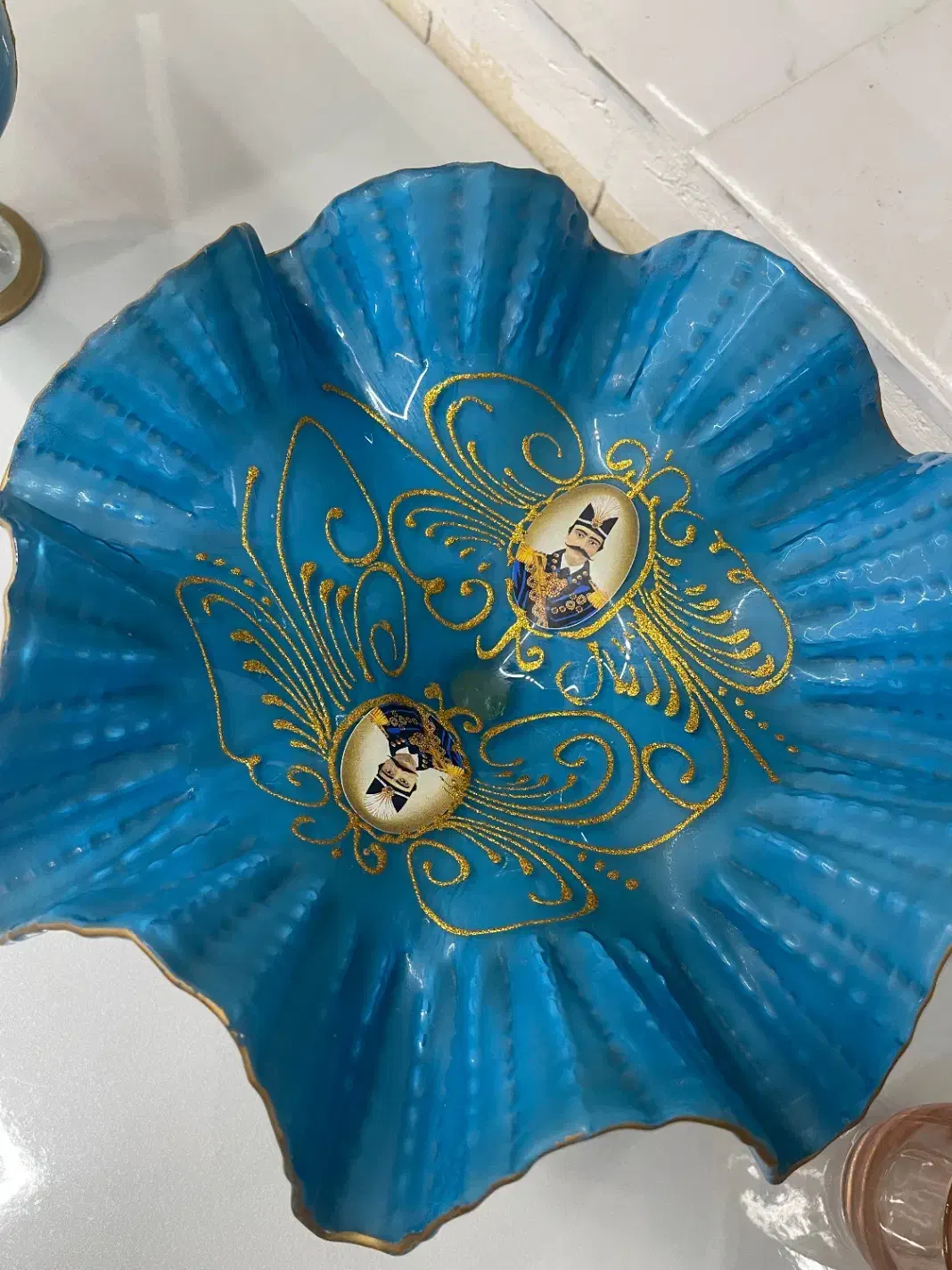 فیروزه شاه عباسی|ظروف سرو و پذیرایی|مهاجران, |دیوار