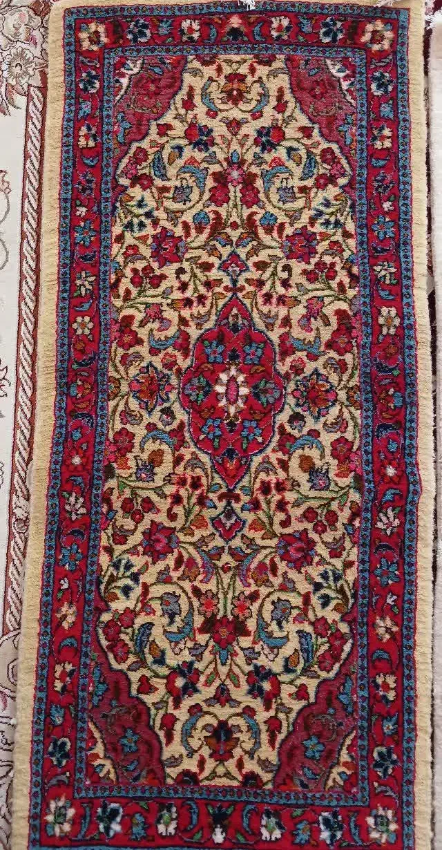 قالیچه|فرش|قم, چهل درخت‎|دیوار