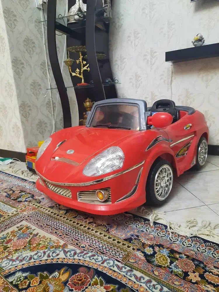 ماشین شارژی کودک در حد نو|اسباب‌بازی بچه|تهران, طرشت|دیوار