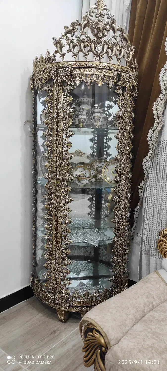 فروش بوفه و ساعت در حد نو و تک|بوفه، ویترین، کنسول|مریوان, |دیوار