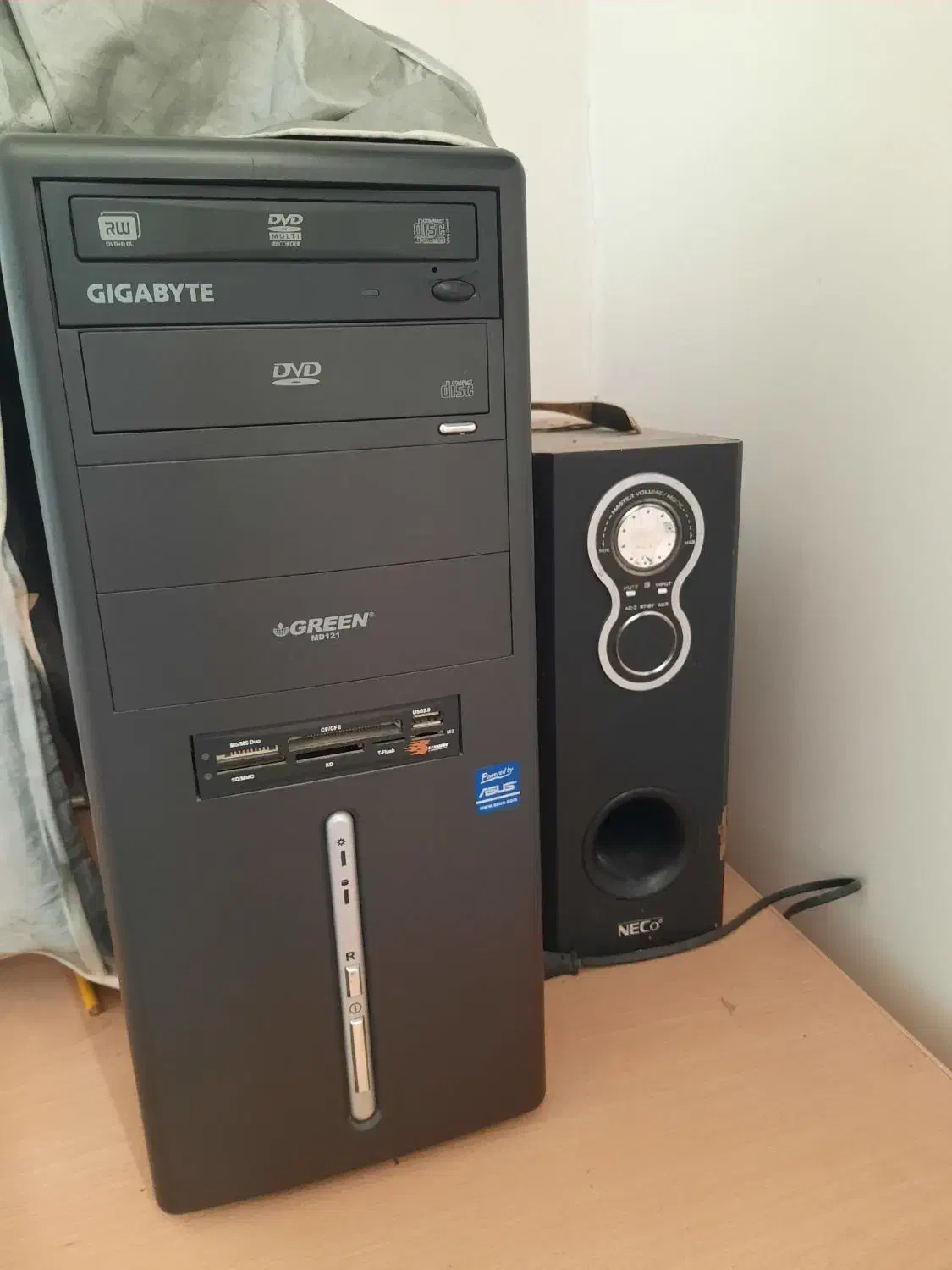 کامپیوتر|رایانه رومیزی|شیراز, کوشک میدان|دیوار