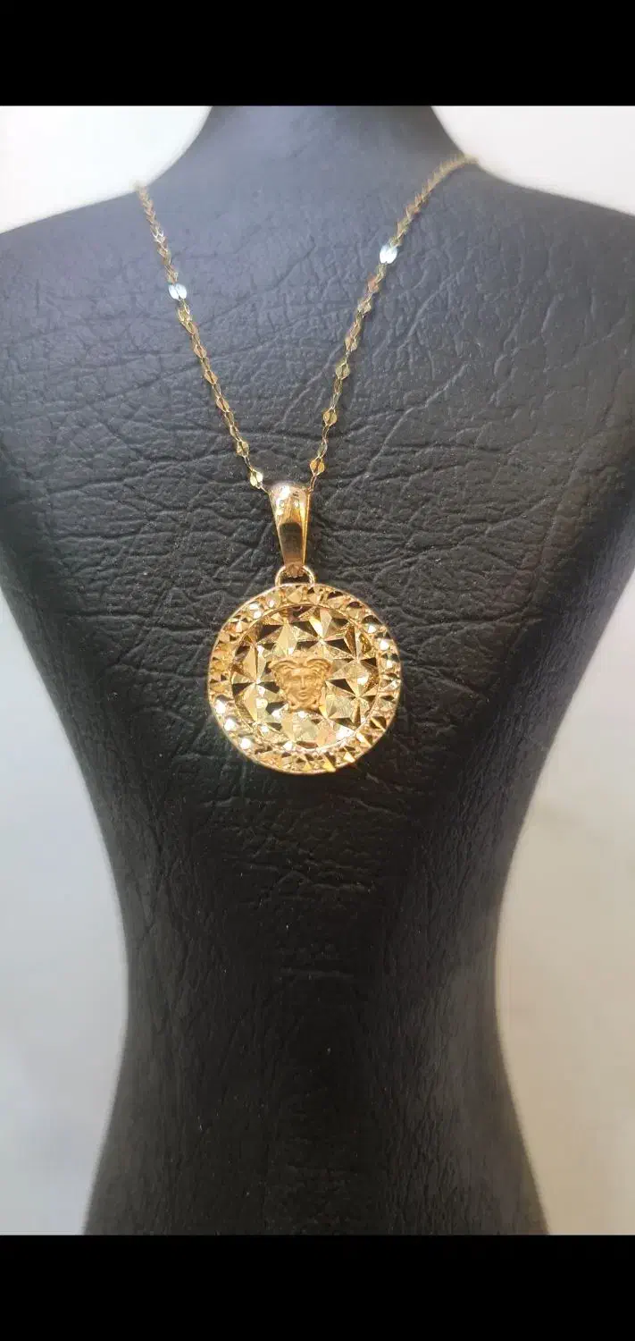 مدال طلای ورساچ|جواهرات|مراغه, |دیوار