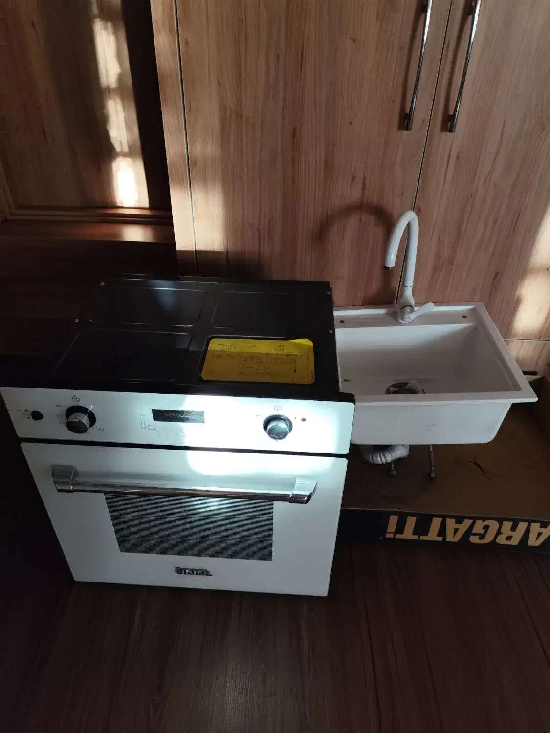 فربرقی توکار وسینک سفید صفرکار|اجاق گاز و لوازم برقی پخت‌وپز|کرمان, |دیوار