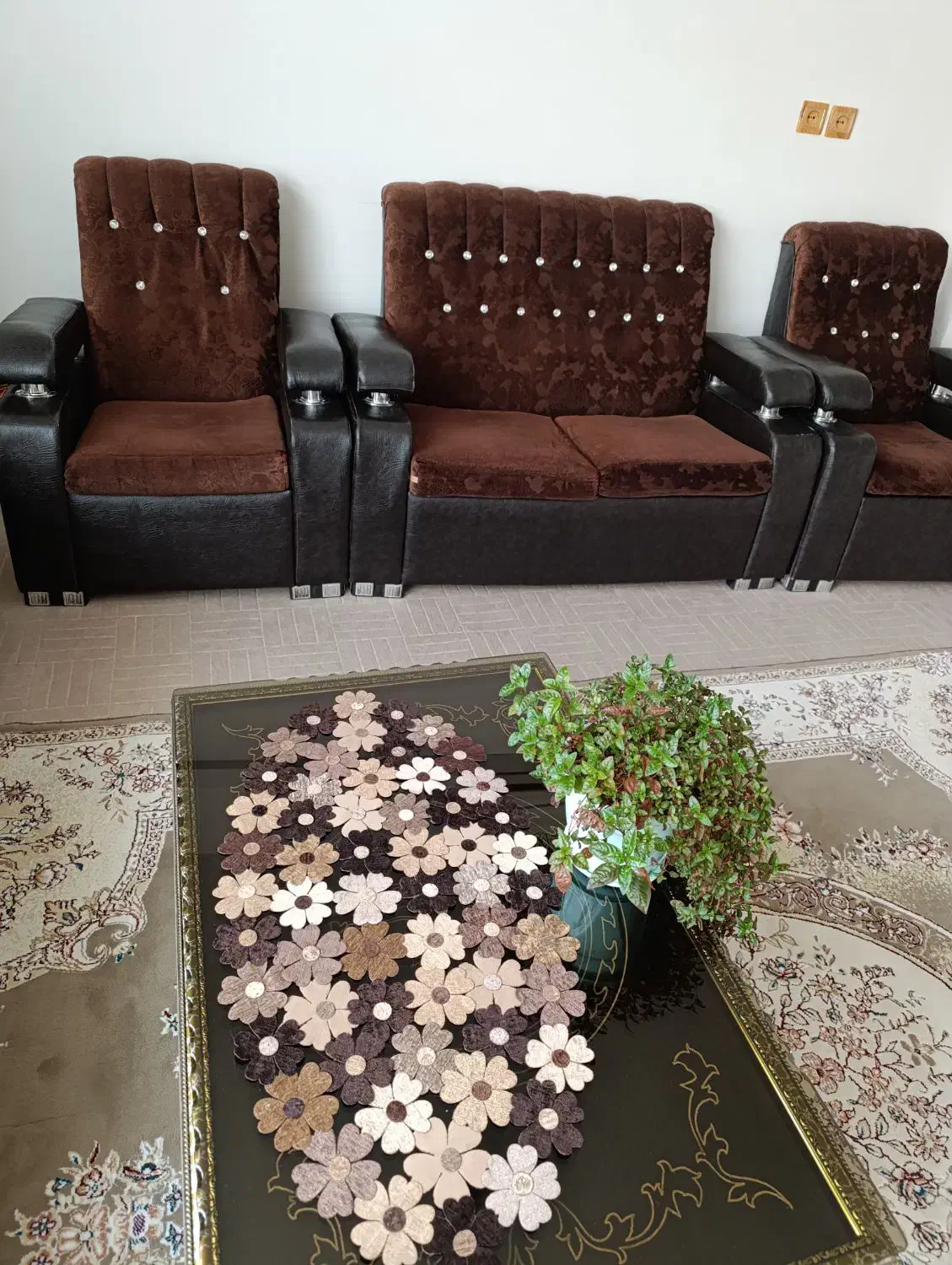 مبل راحتی+عسلی|مبلمان خانگی و میز عسلی|دالاهو, |دیوار