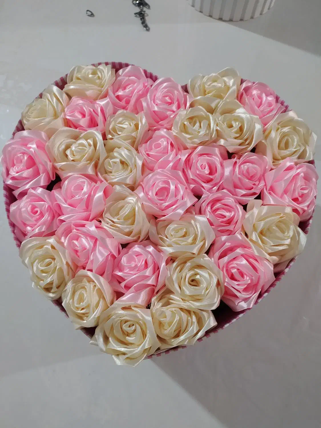 گل زیبا|گل مصنوعی|خرمآباد, |دیوار