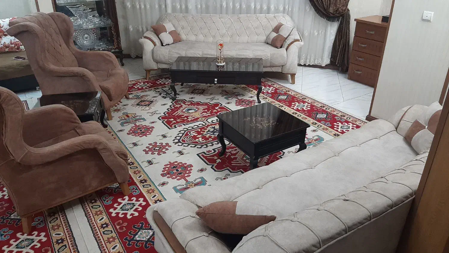 مبل چستر ۸نفره با میز|مبلمان خانگی و میز عسلی|مشهد, گاز|دیوار