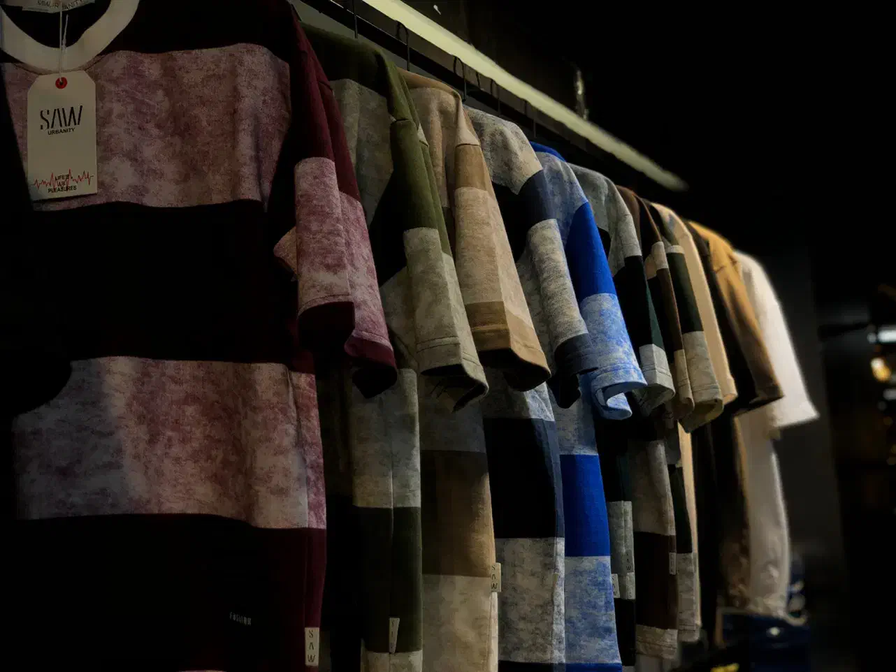 نیرو جهت عمده فروشی پوشاک|استخدام بازاریابی و فروش|تهران, فردوسی|دیوار