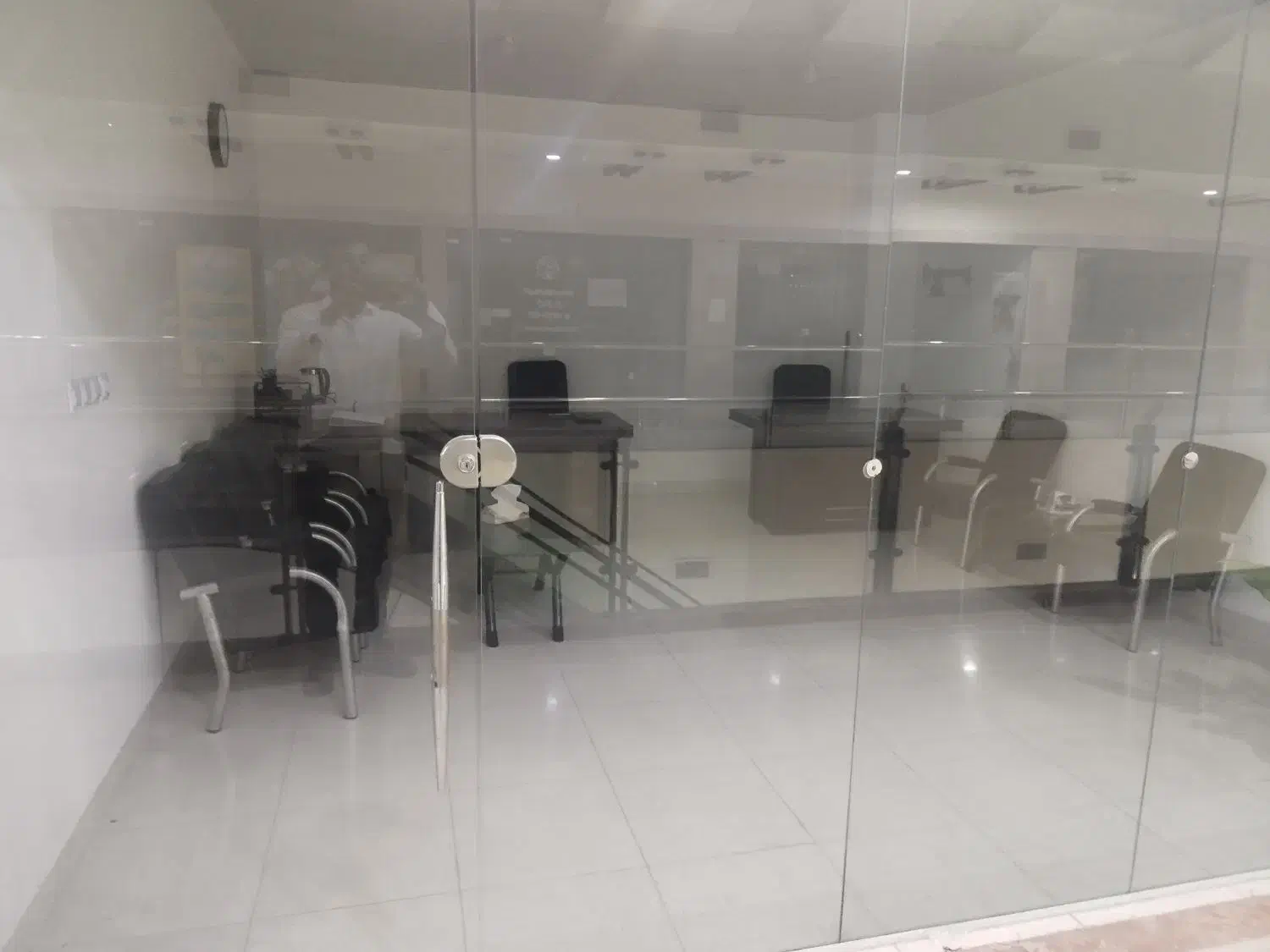 فروش واحد تجاری ۲۷ متری مجتمع خلیج فارس نیایش|فروش دفتر کار، اتاق اداری، مطب|بوشهر, |دیوار