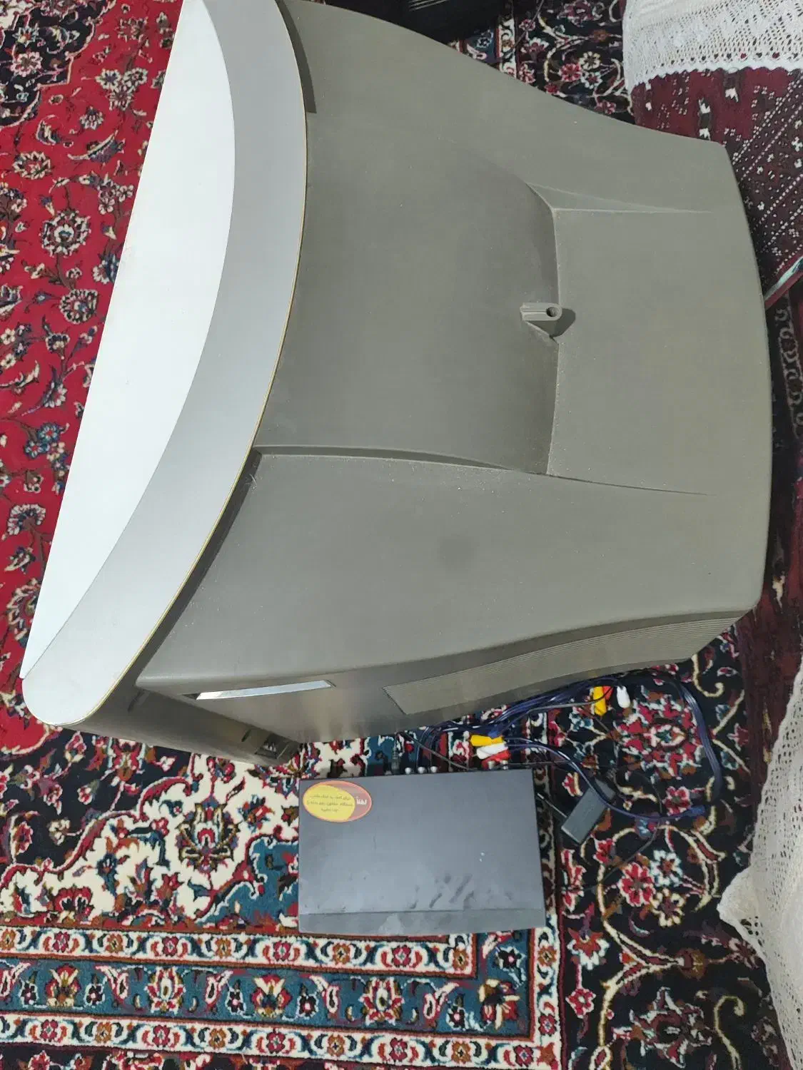 تلویزیون ۲۱ اینچ ال جی کاملا سالم و گیرنده دیجیتال|تلویزیون و پروژکتور|خوش‌رودپی, |دیوار