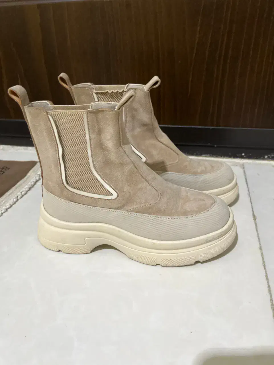 بوت سایز ۳۸|کیف، کفش، کمربند|جم, |دیوار