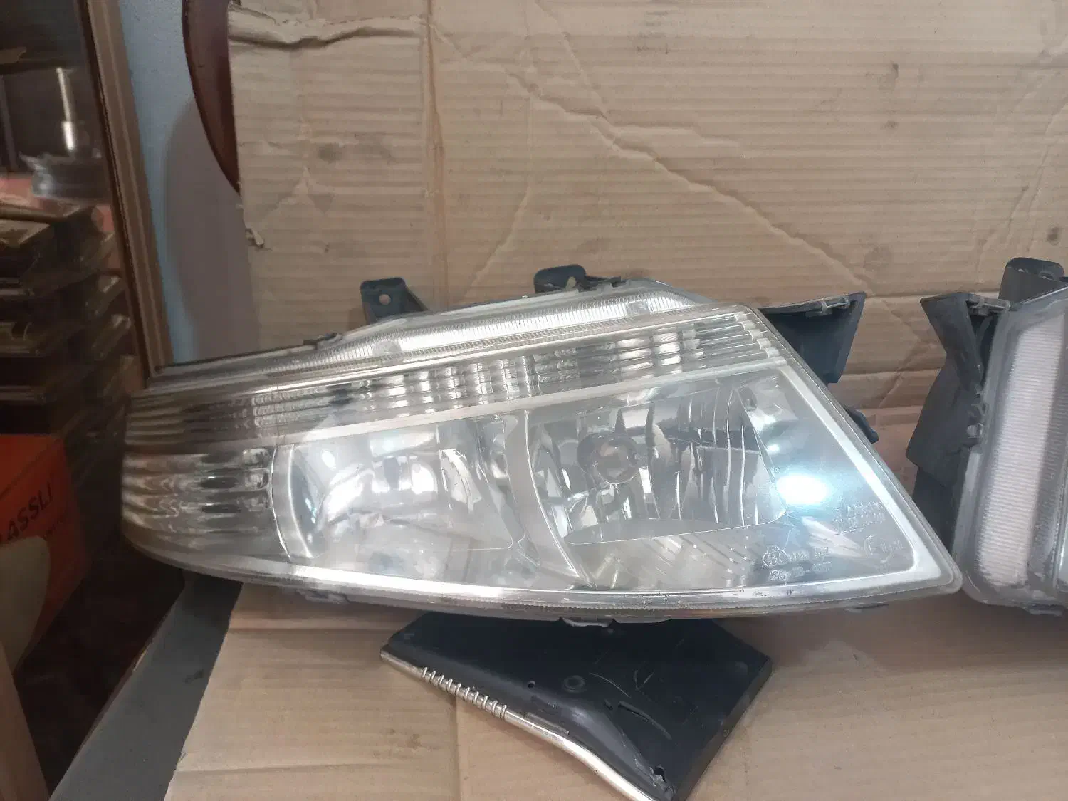 چراغ  جلو سورن|قطعات یدکی و لوازم جانبی|رضوانشهر, |دیوار