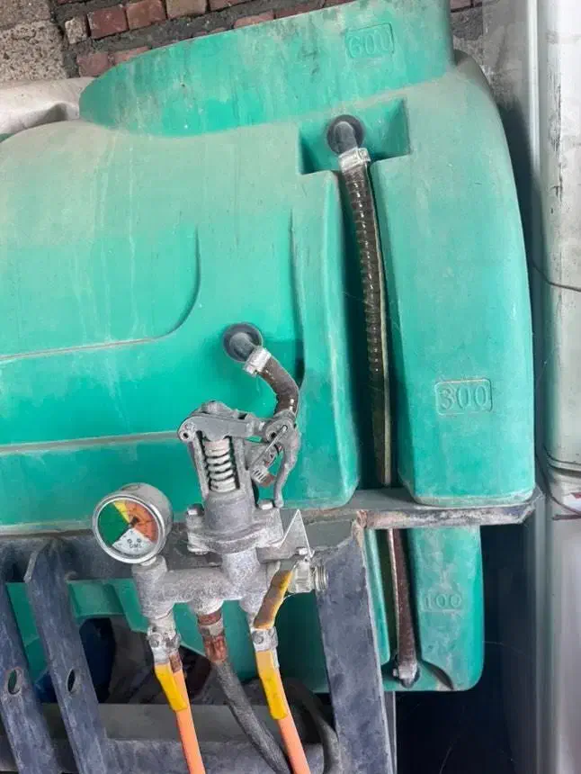 سم پاش ۶۰۰ لیتری|ماشینآلات صنعتی|بوکان, |دیوار