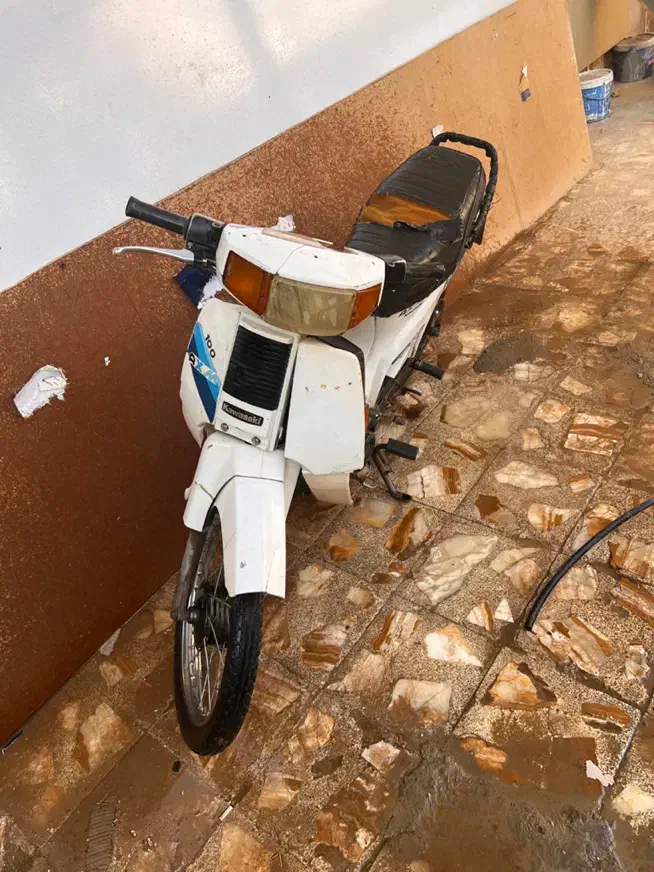 موتور|موتورسیکلت|اصفهان, باغ فدک|دیوار