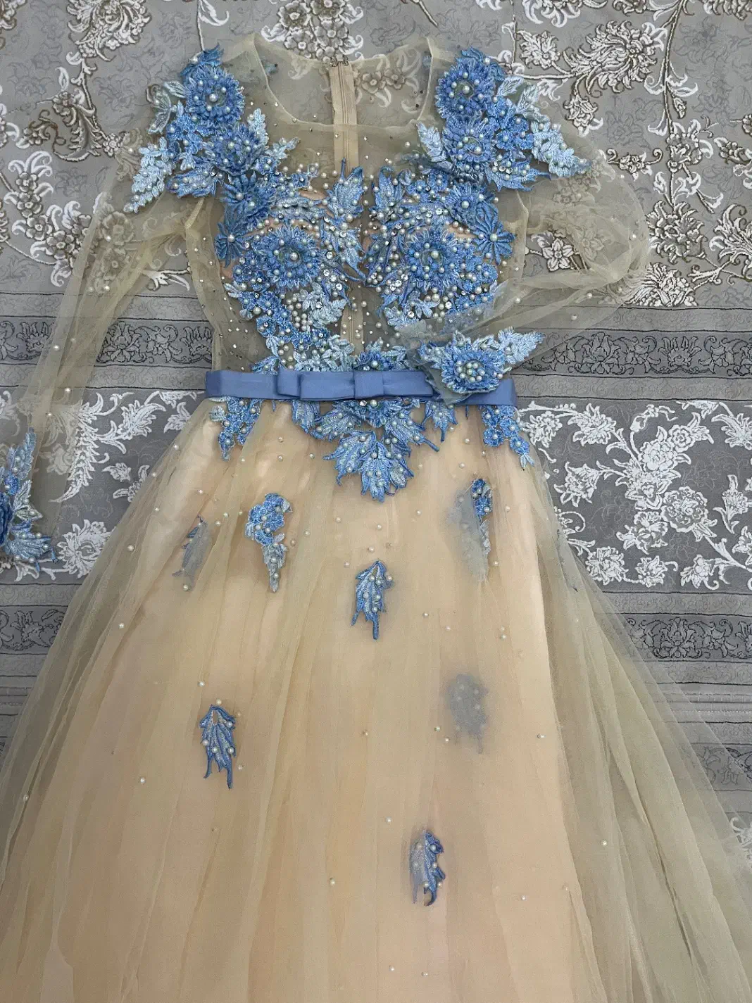 پیراهن مجلسی|لباس|میانه, |دیوار