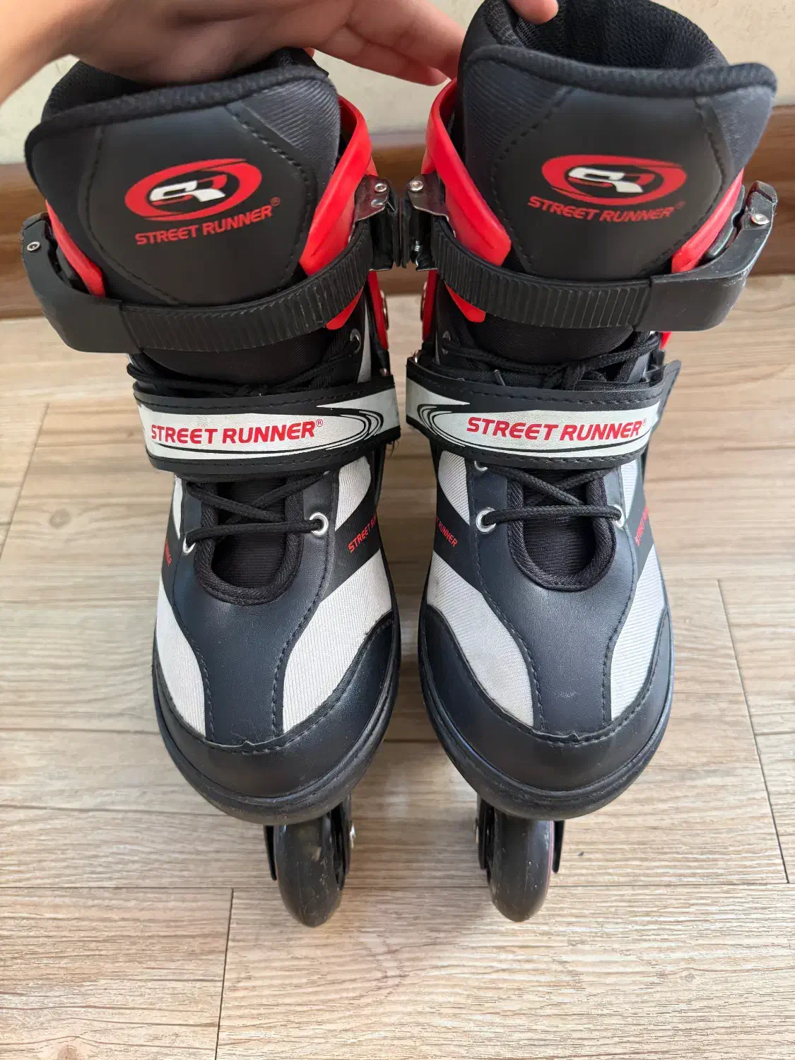 کفش اسکیت نیمه حرفه ای و تمیز|دوچرخه، اسکیت، اسکوتر|اصفهان, خواجو|دیوار