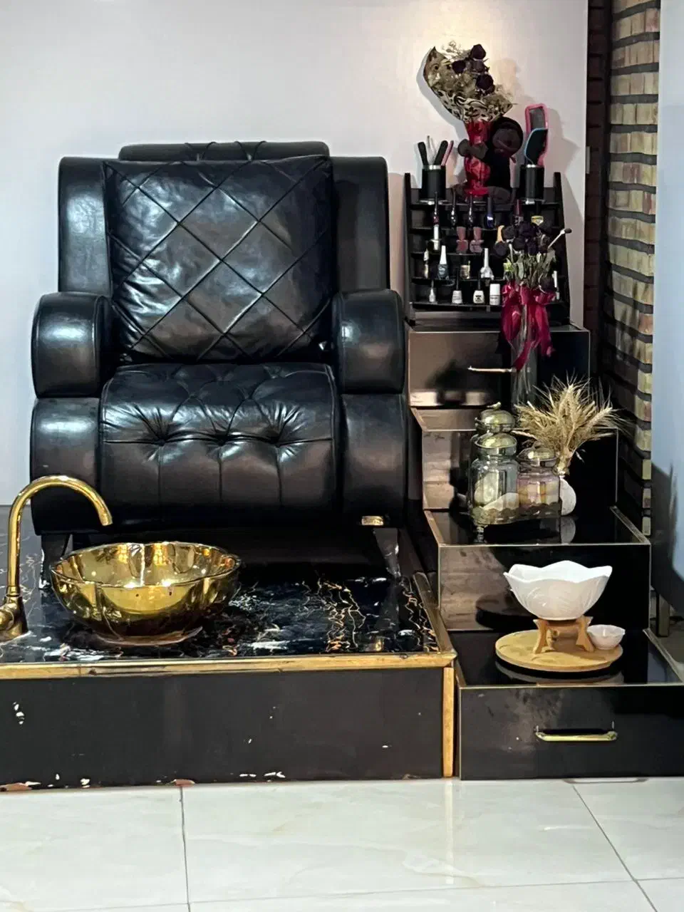 پدیکور|آرایشگاه و سالن‌های زیبایی|سلماس, |دیوار