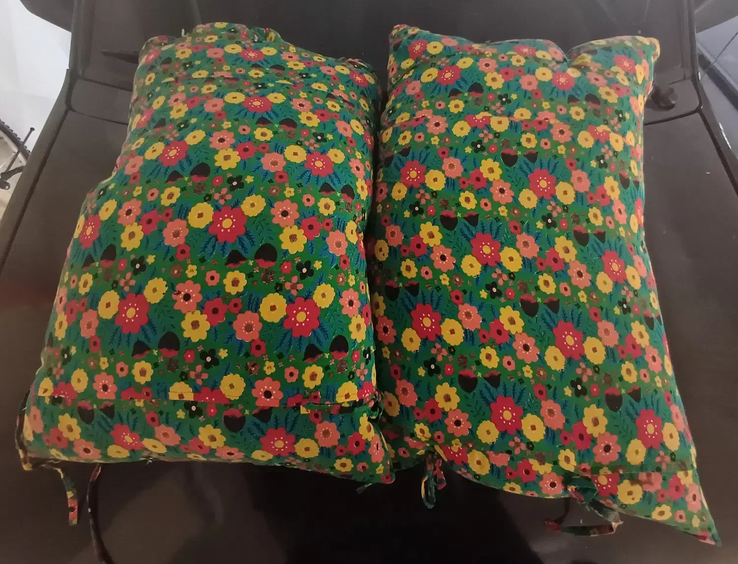 ۲ عدد بالش پر نو و ۱ عدد پتو کارکرده|رختخواب، بالش، پتو|تبریز, |دیوار