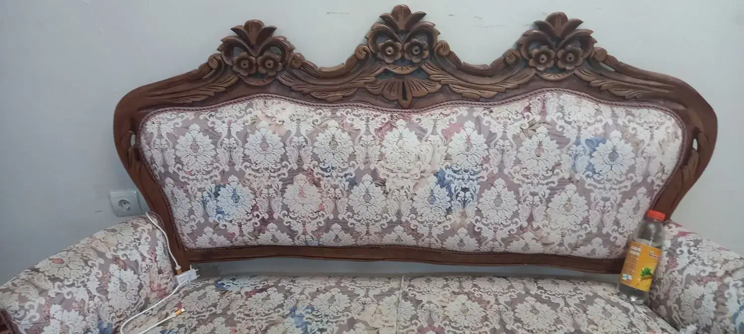 یک دست مبلمان  سلطنتی در حد نو  پارچه ترک۹نفره|مبلمان خانگی و میز عسلی|گلبهار, شهر جدید گلبهار|دیوار