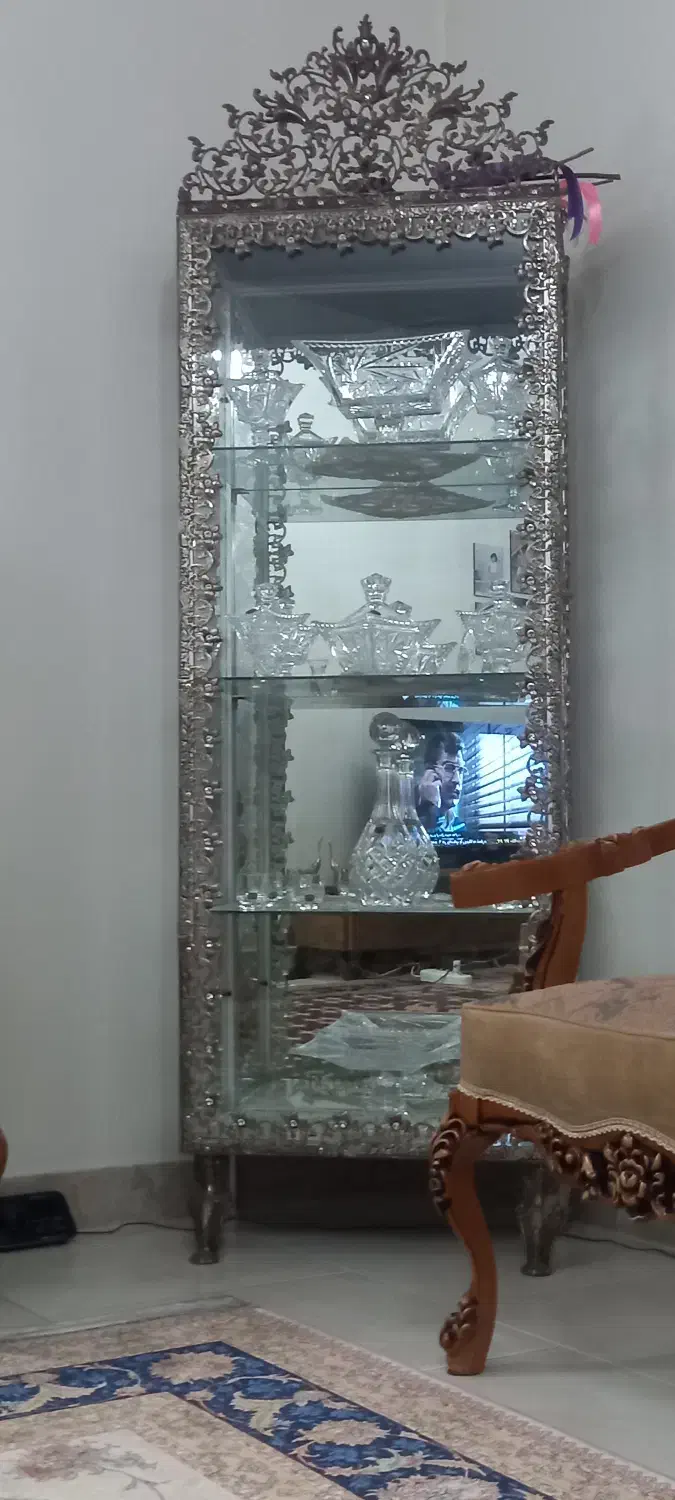 بوفه برنجی در حد نو|بوفه، ویترین، کنسول|هشتگرد, شهرک پارسیان|دیوار